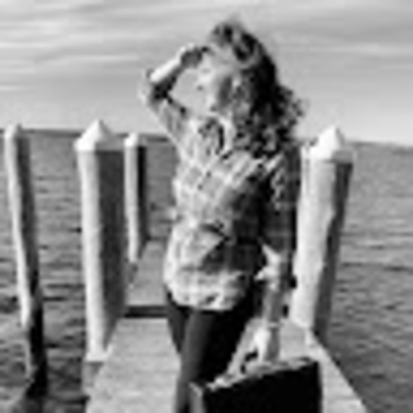 Meet your Posher, Lainey - Picture 1 of 1